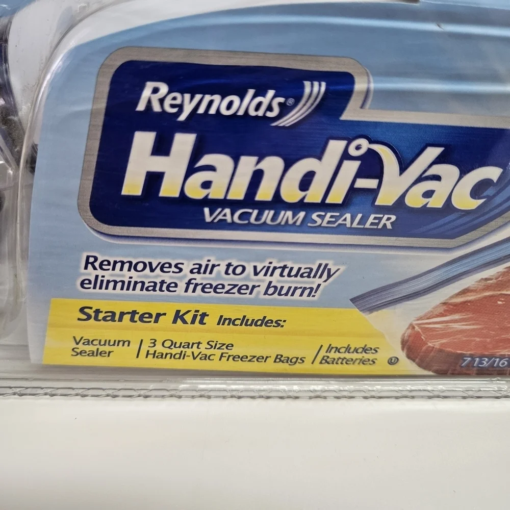 NEW Reynolds Handi-Vac Vacuum Sealer Starter Kit Set Includes Freezer Bags